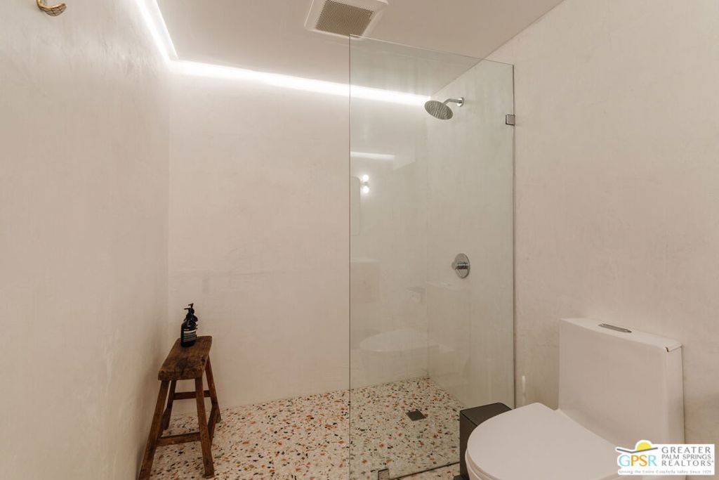 52915 Middle Ridge Drive Property Photo 48