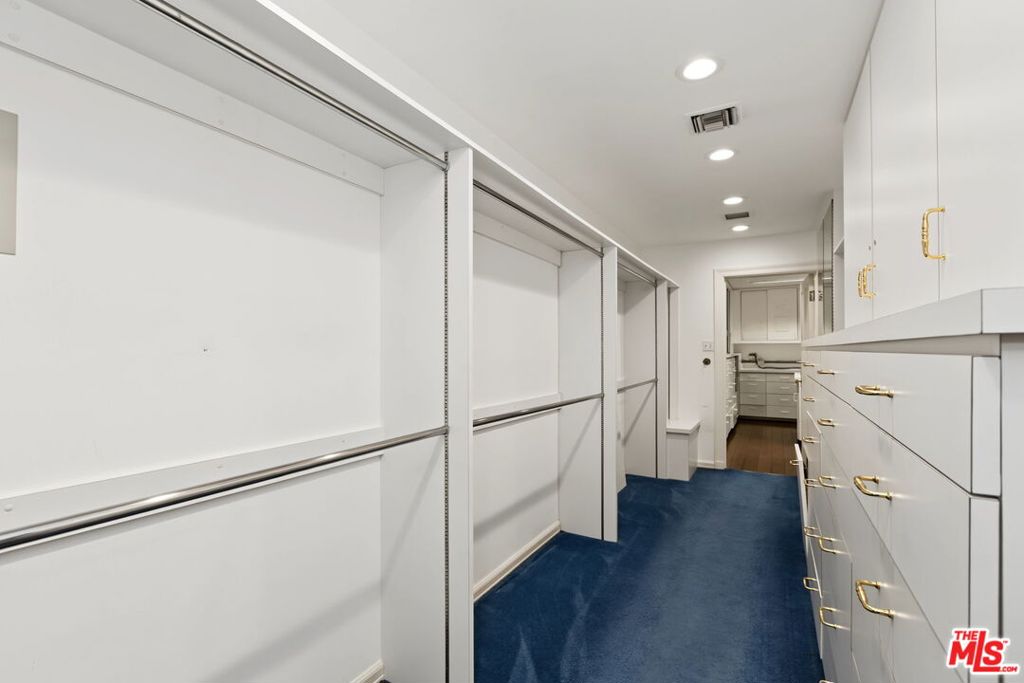 10770 Weyburn Avenue Property Photo 35