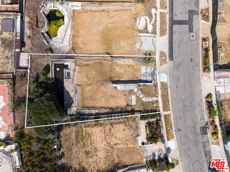 18341 Coastline Drive Property Photo 9