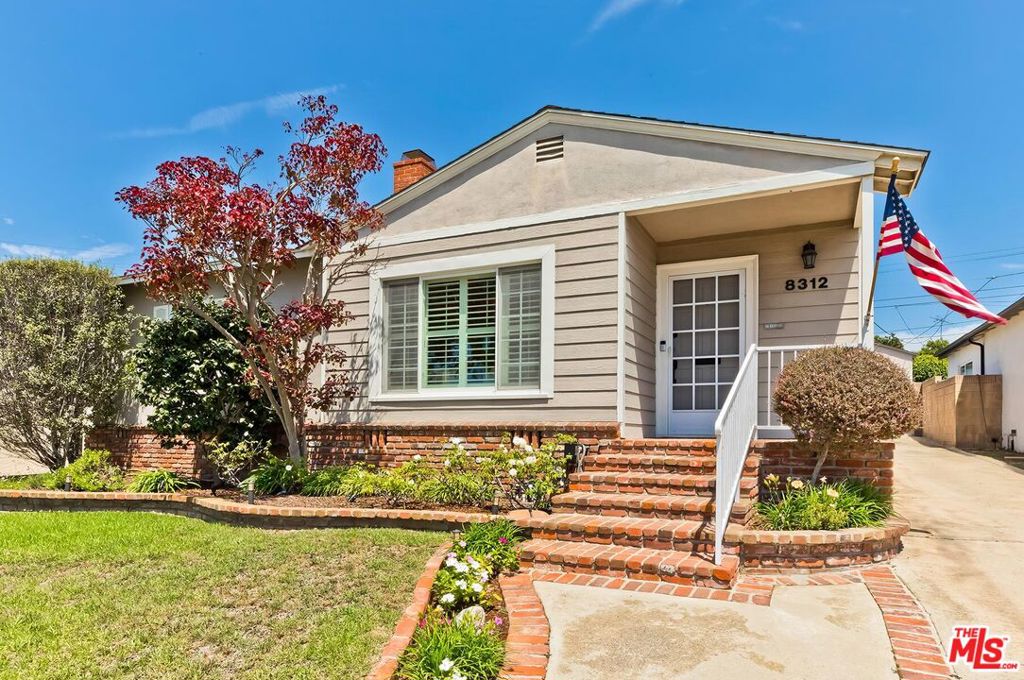 8312 Chase Avenue Property Photo 3