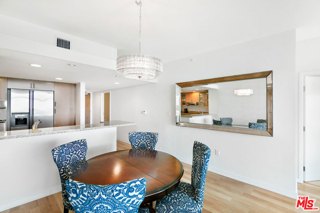 13700 Marina Pointe Drive 702 Property Photo 5