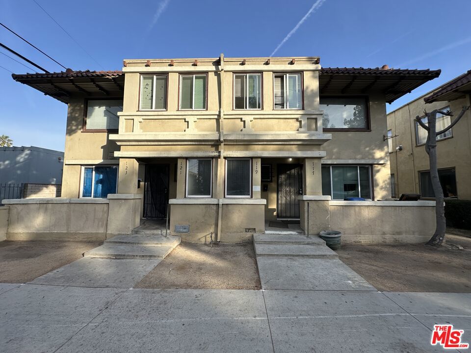 117 W 9th Street Property Photo 1