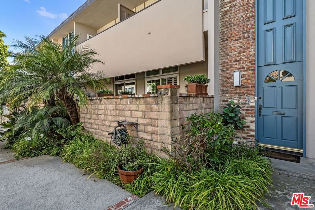 4716 La Villa Marina C Property Photo 7