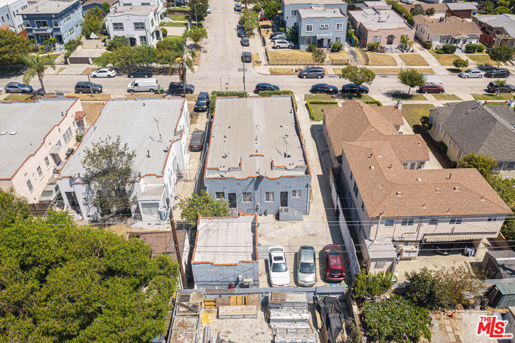 2211 S Bronson Avenue Property Photo 11