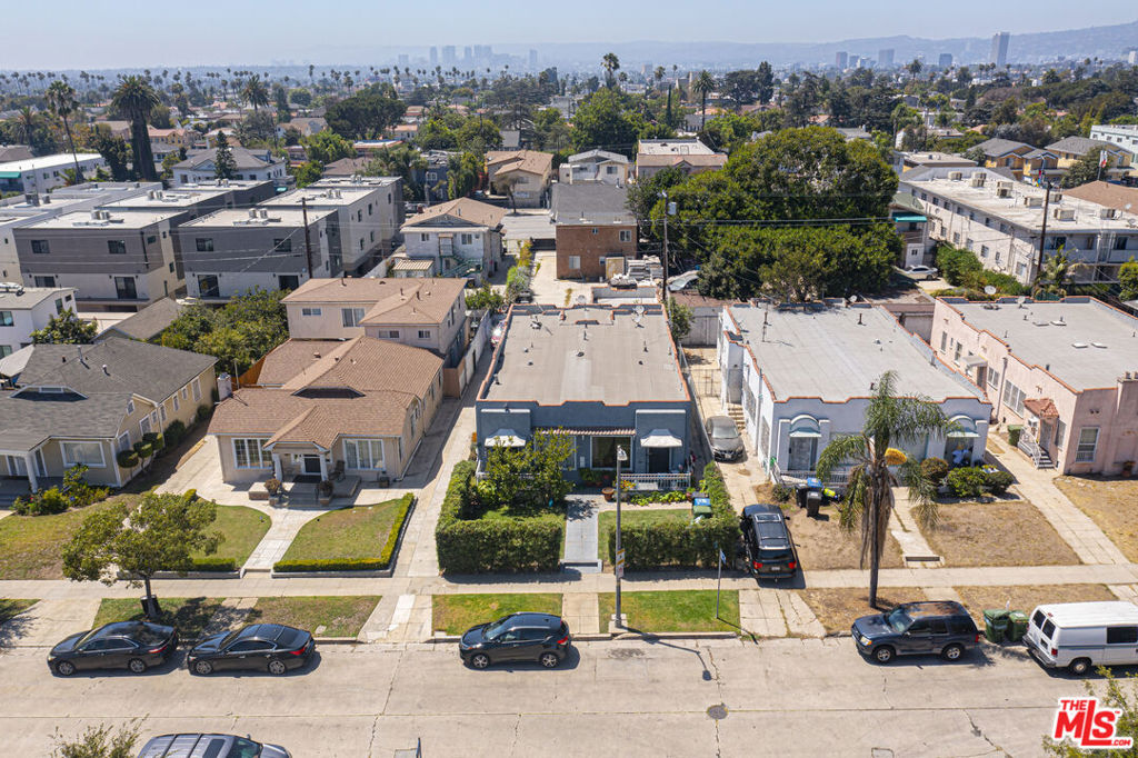 2211 S Bronson Avenue Property Photo 14
