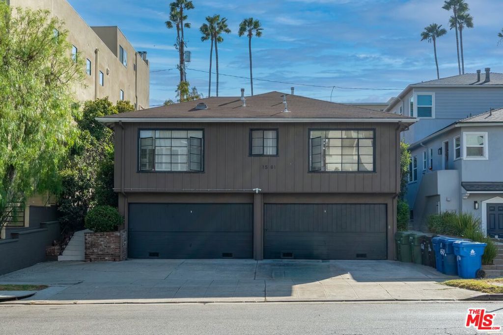 1581 Manning Avenue Property Photo 1