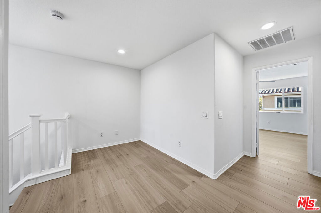 25715 Wagner Way B Property Photo 15