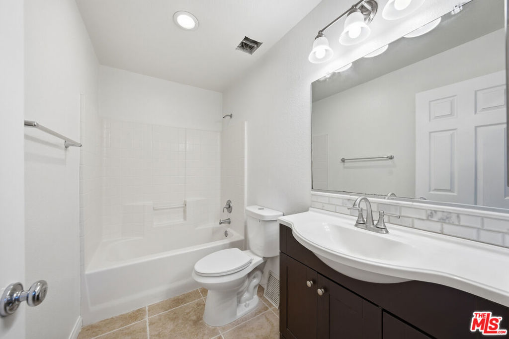 25715 Wagner Way B Property Photo 17
