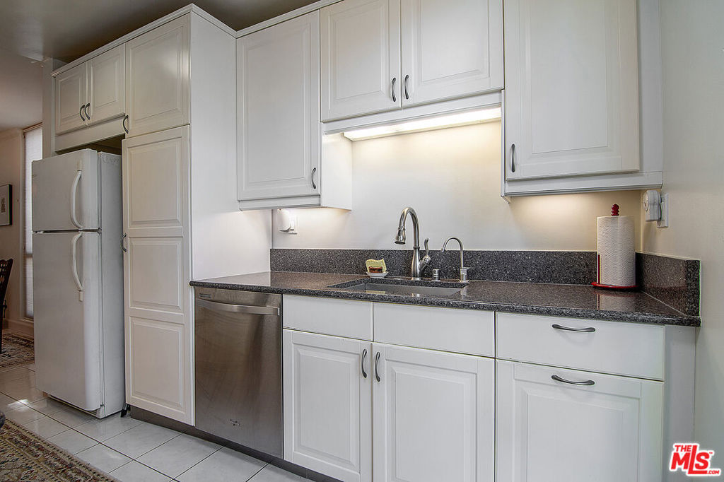 5625 Windsor Way 107 Property Photo 12