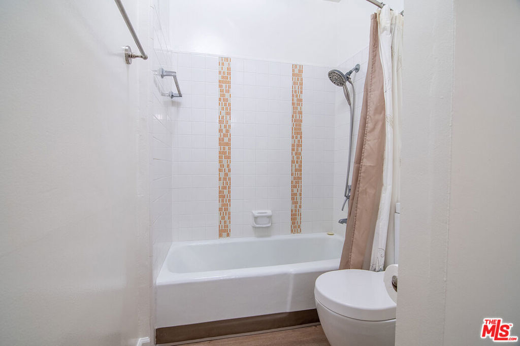 5625 Windsor Way 107 Property Photo 20