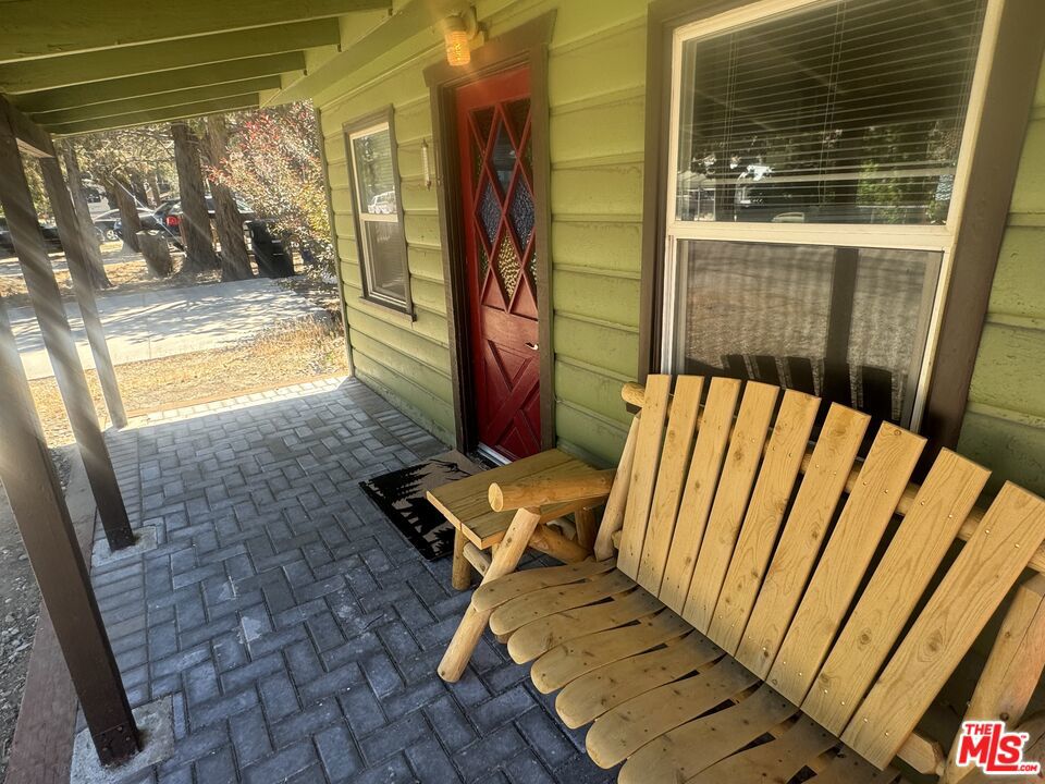 208 E Mountain View Boulevard Property Photo 2