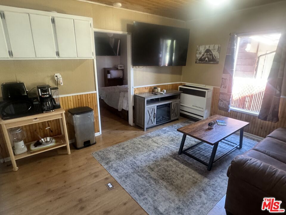 208 E Mountain View Boulevard Property Photo 5
