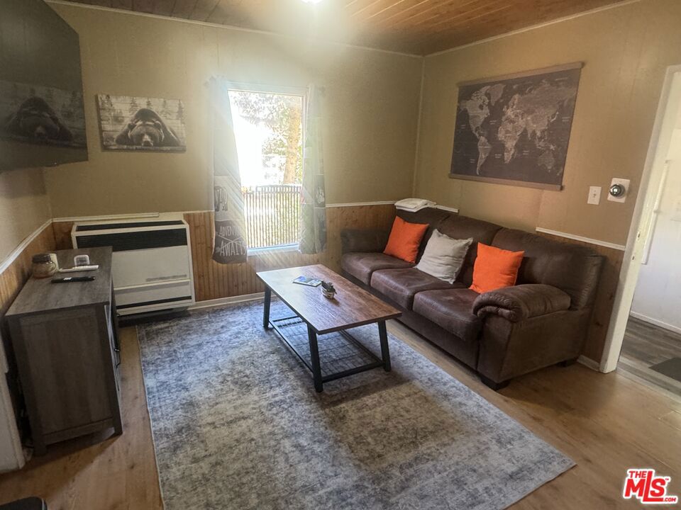 208 E Mountain View Boulevard Property Photo 7