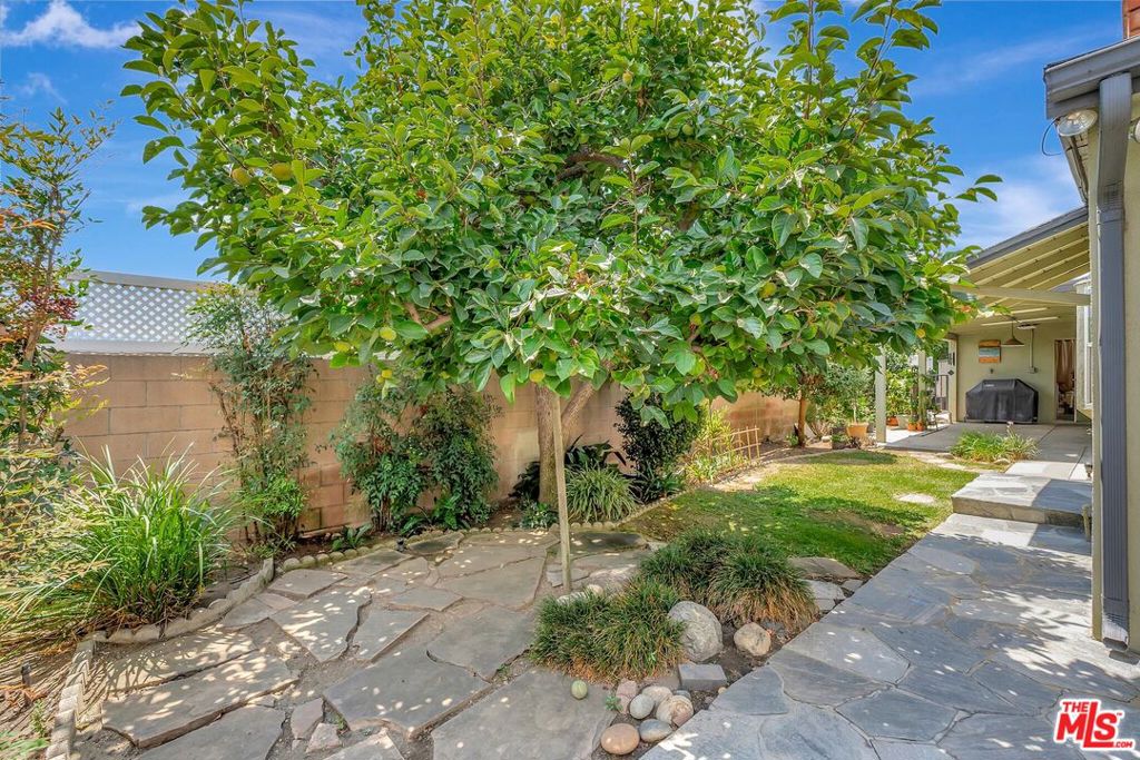 5570 Glickman Avenue Property Photo 35