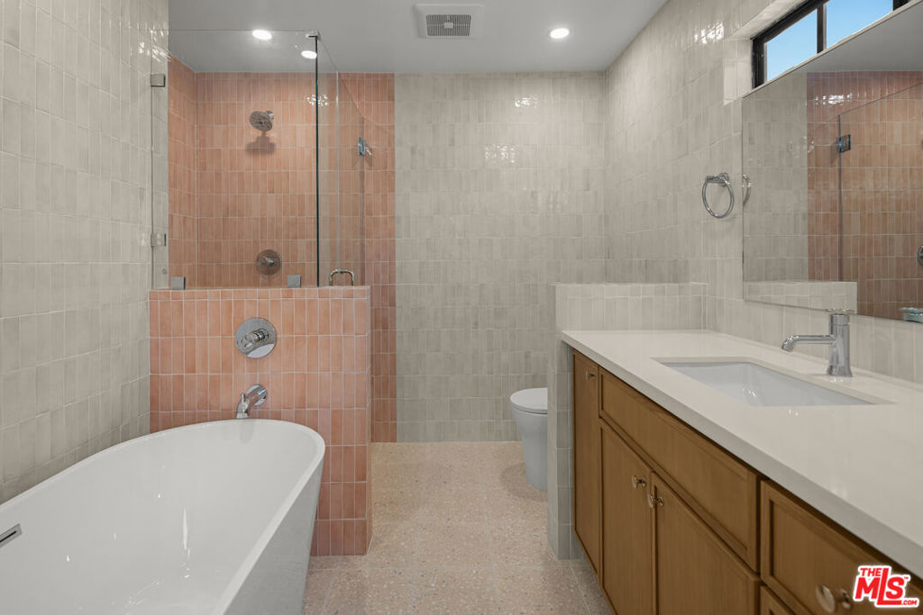 11759 Gateway Boulevard Property Photo 2