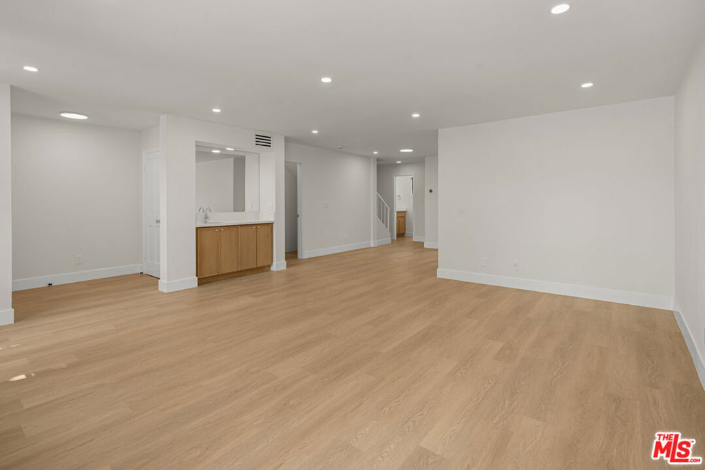 11759 Gateway Boulevard Property Photo 9