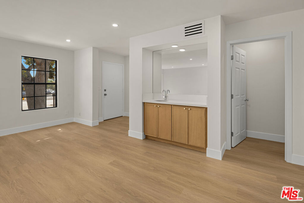 11759 Gateway Boulevard Property Photo 10