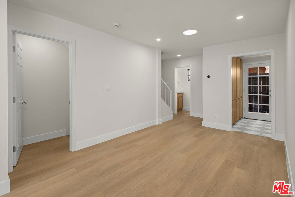11759 Gateway Boulevard Property Photo 11