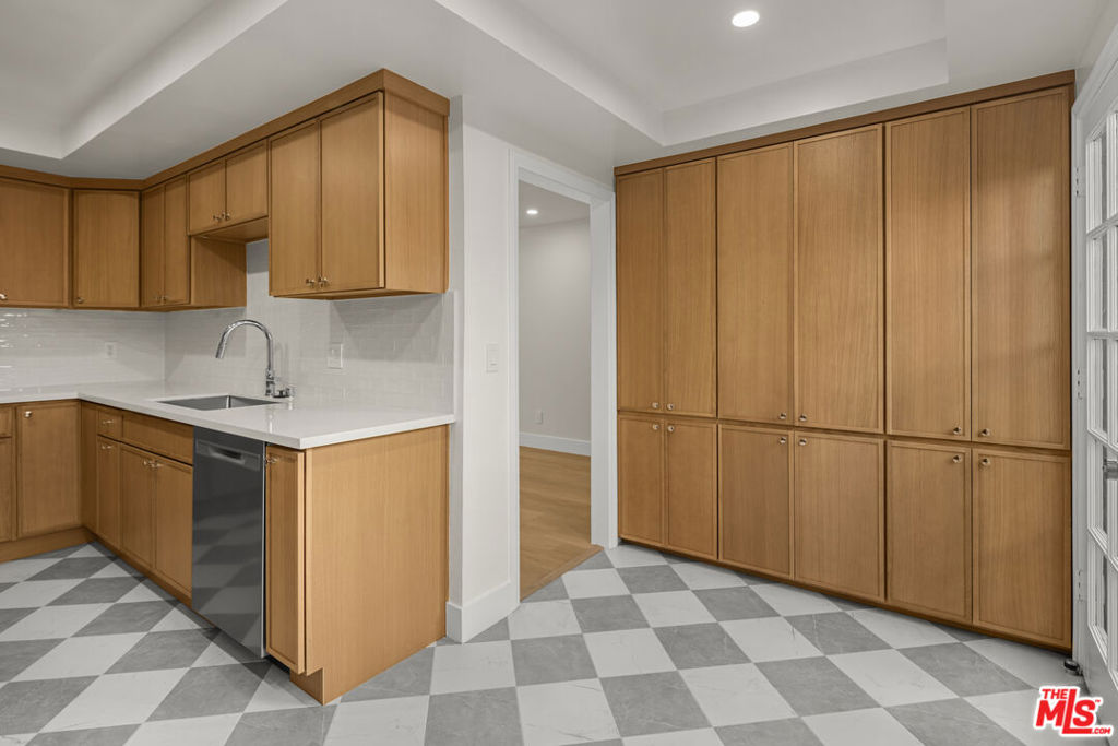 11759 Gateway Boulevard Property Photo 16