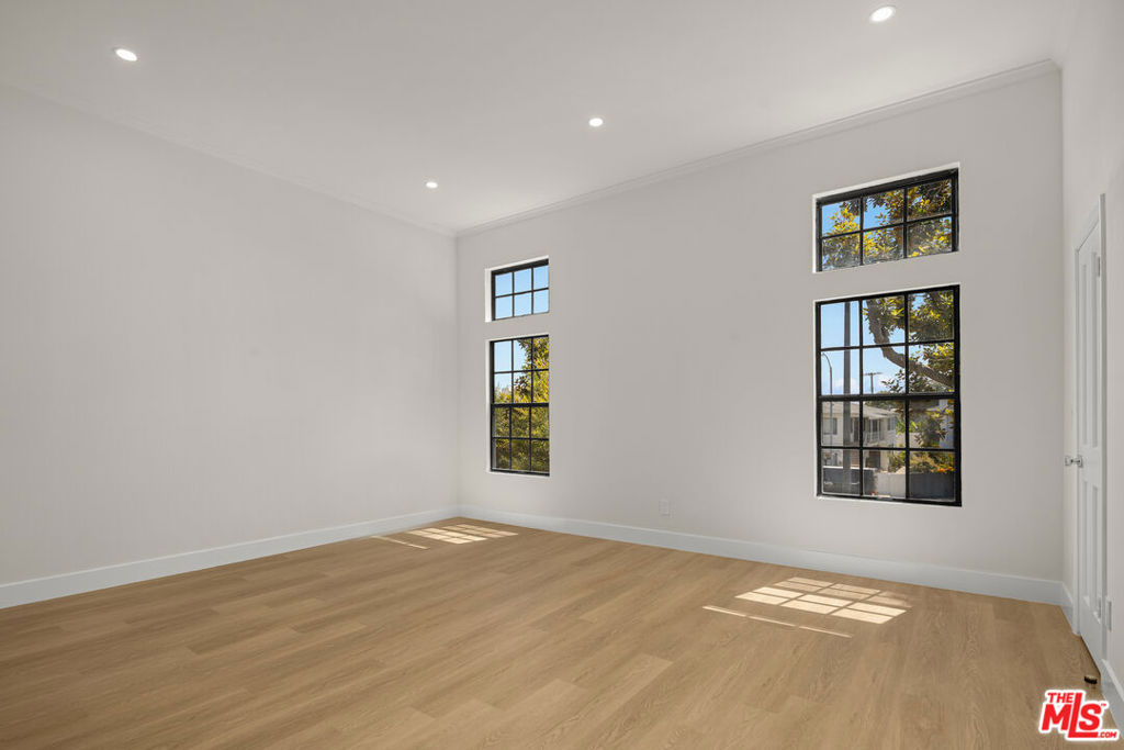 11759 Gateway Boulevard Property Photo 22