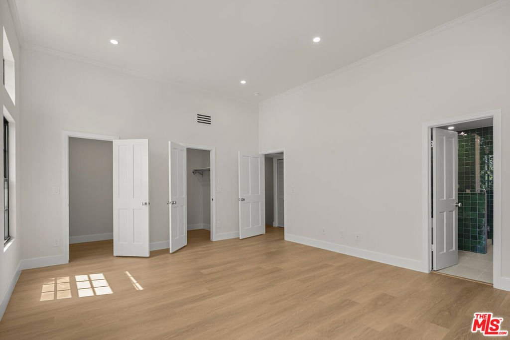 11759 Gateway Boulevard Property Photo 23