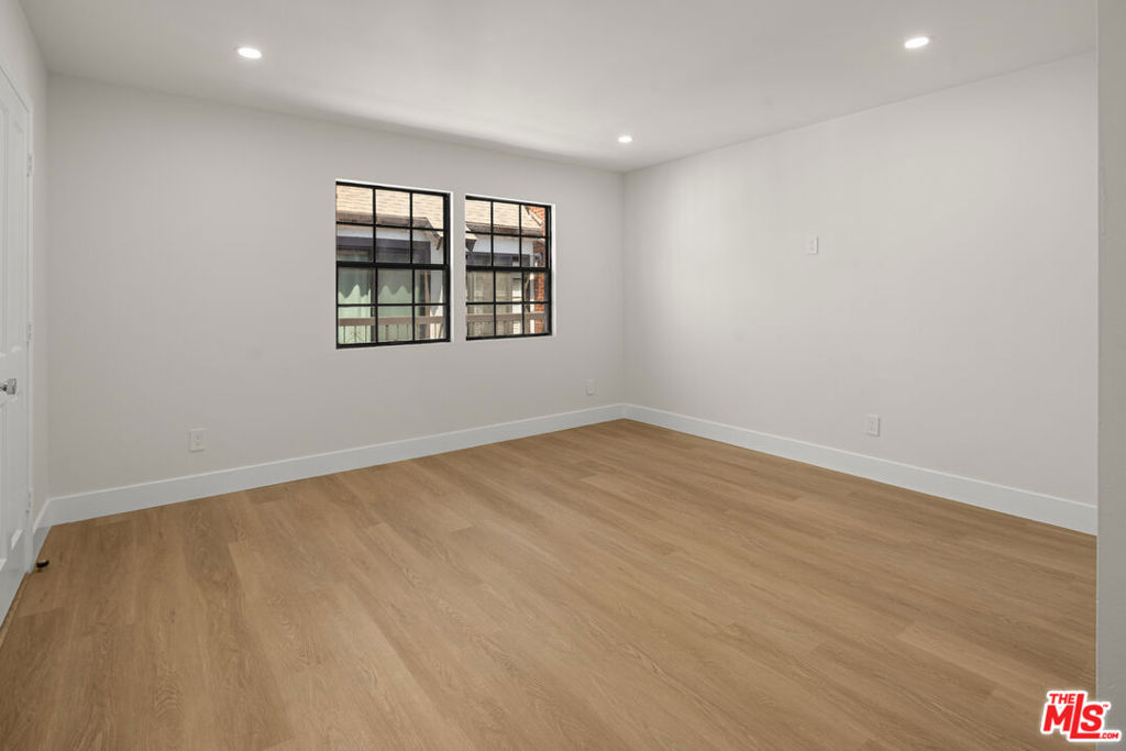 11759 Gateway Boulevard Property Photo 28