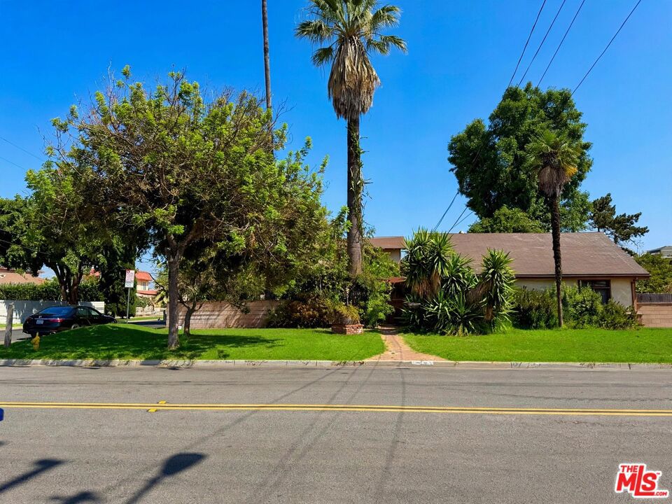 8741 Garibaldi Avenue Property Photo 1