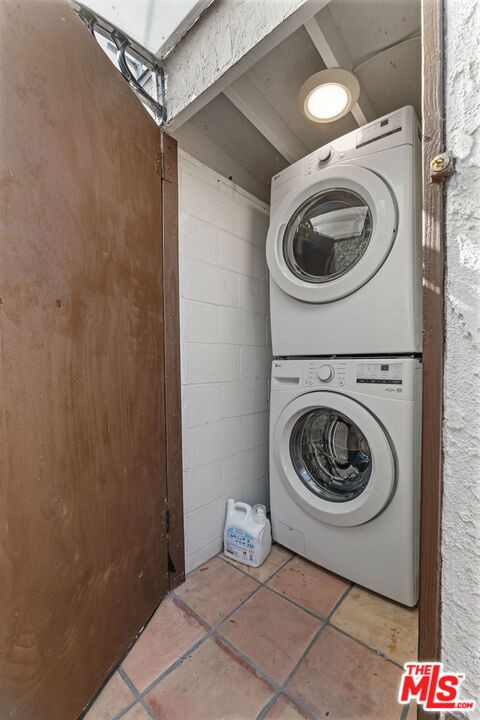 1234 1/8 N Cahuenga Boulevard Property Photo 16