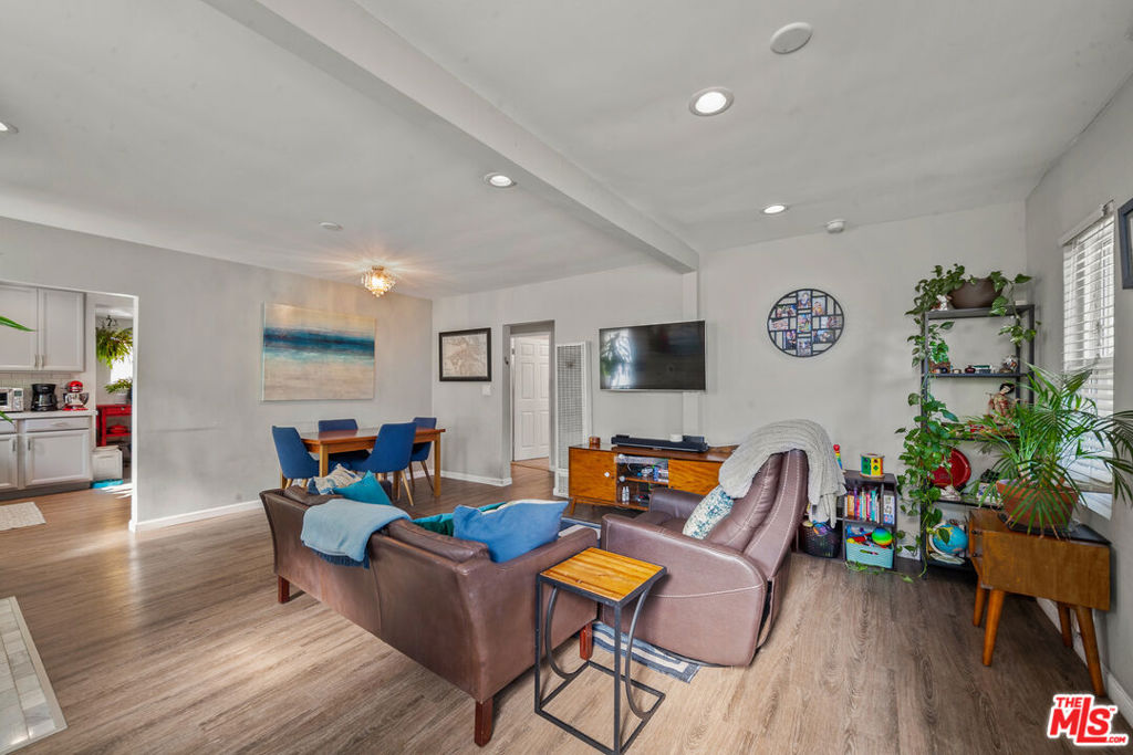 2227 Alsace Avenue Property Photo 7
