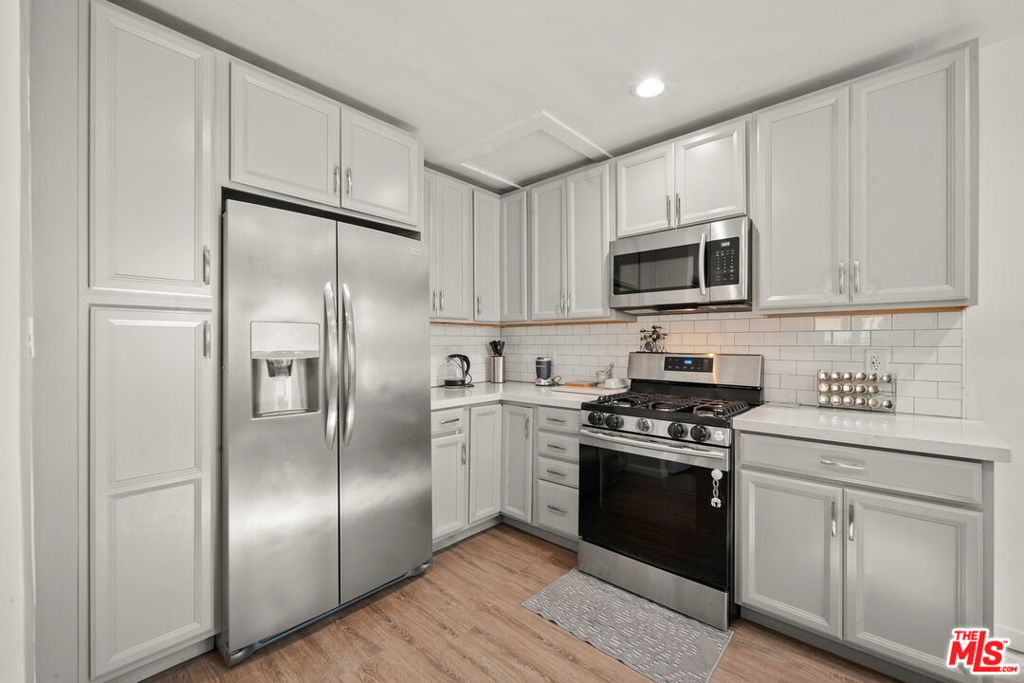 2227 Alsace Avenue Property Photo 12