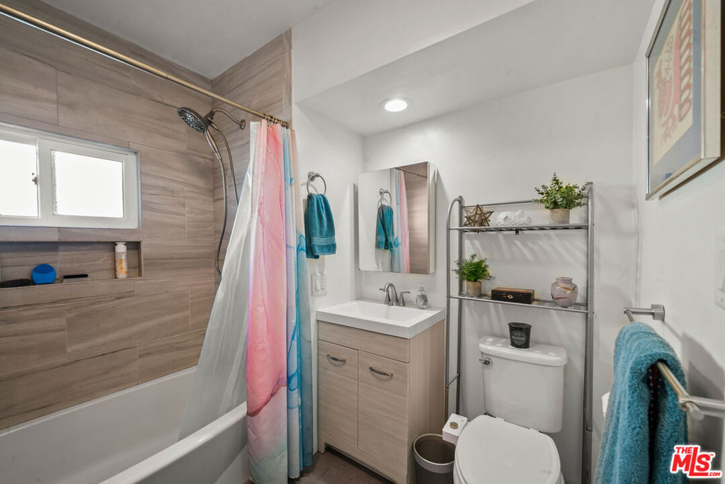 2227 Alsace Avenue Property Photo 18