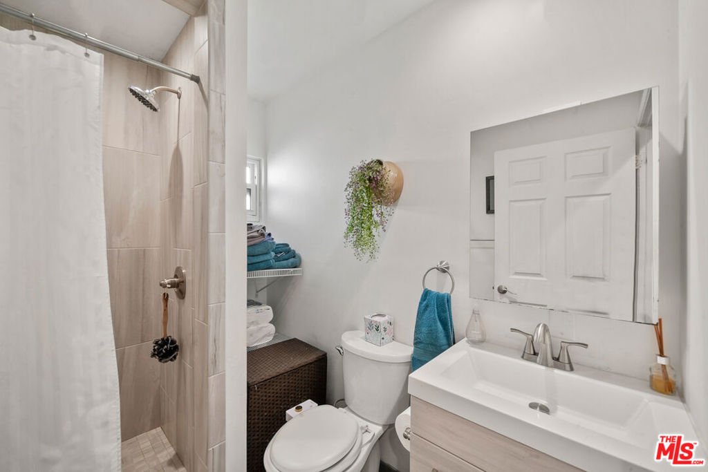 2227 Alsace Avenue Property Photo 23