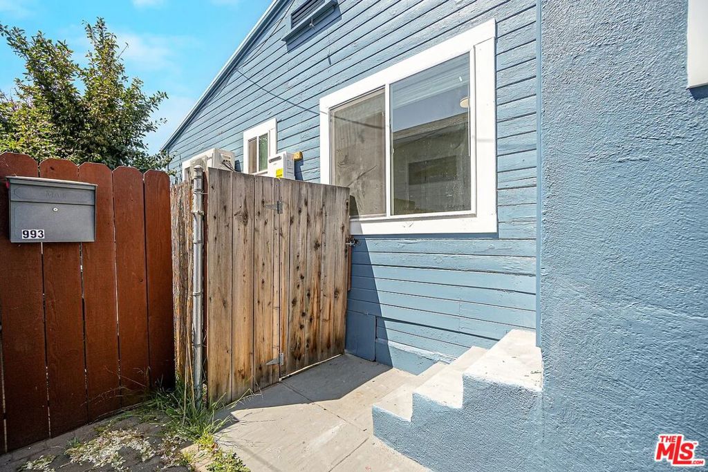 5726 Los Angeles Street Property Photo 29
