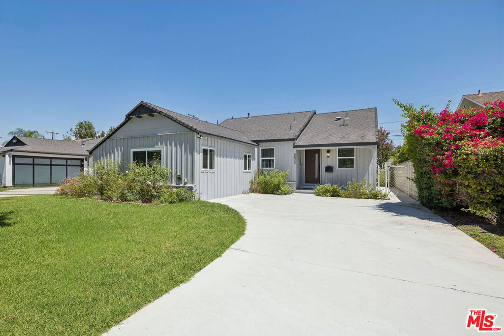 5822 Saloma Avenue Property Photo 1