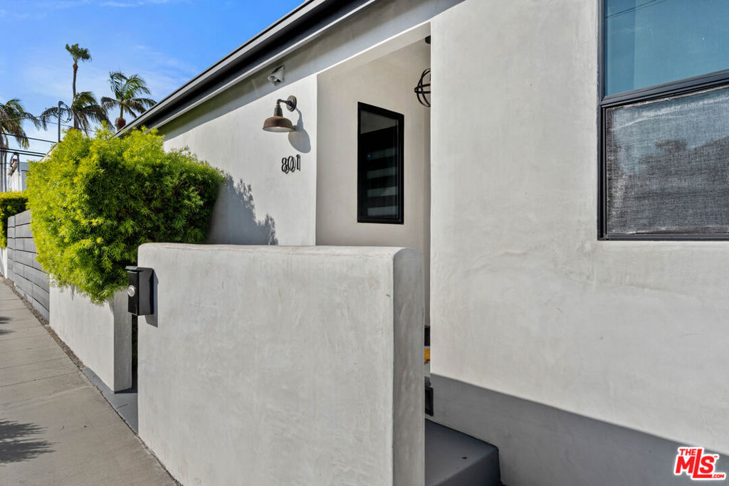 801 Howard Street Property Photo 3