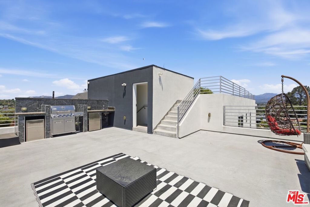 2311 Cove Avenue Property Photo 49