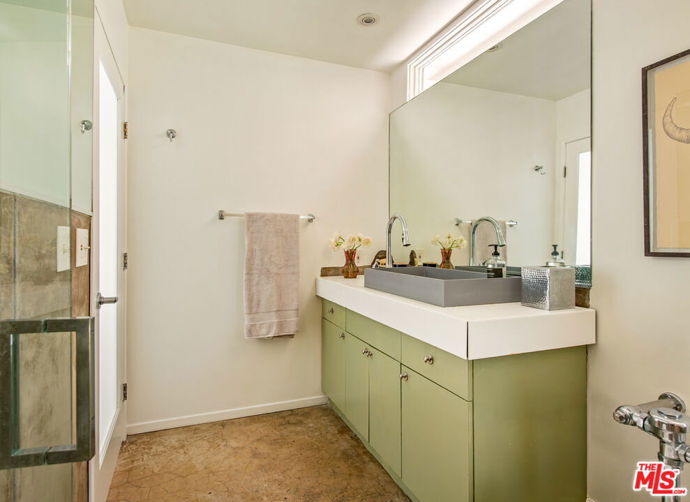 9031 Wonderland Park Avenue Property Photo 38