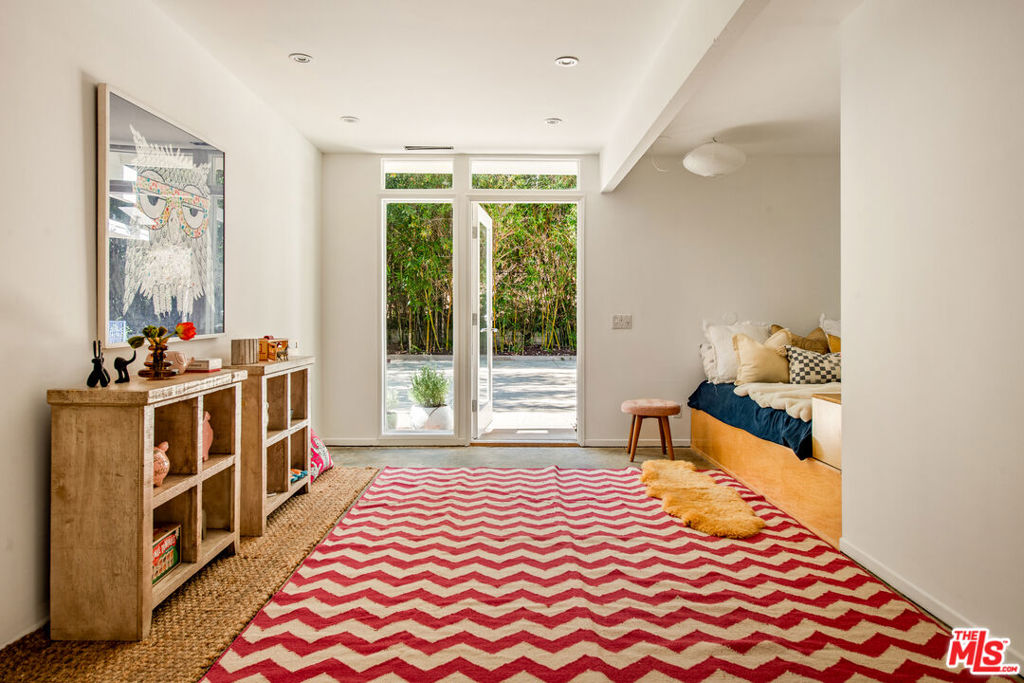9031 Wonderland Park Avenue Property Photo 40