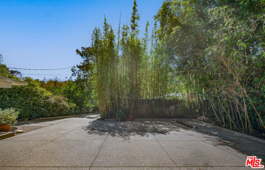 9031 Wonderland Park Avenue Property Photo 49