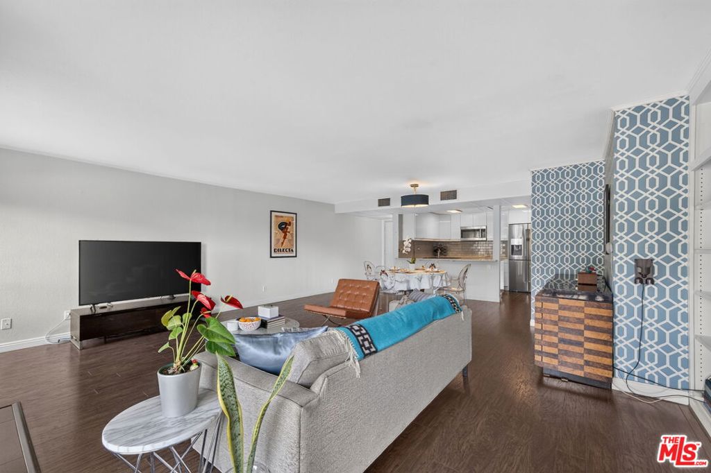 2018 Griffith Park Boulevard 219 Property Photo 4