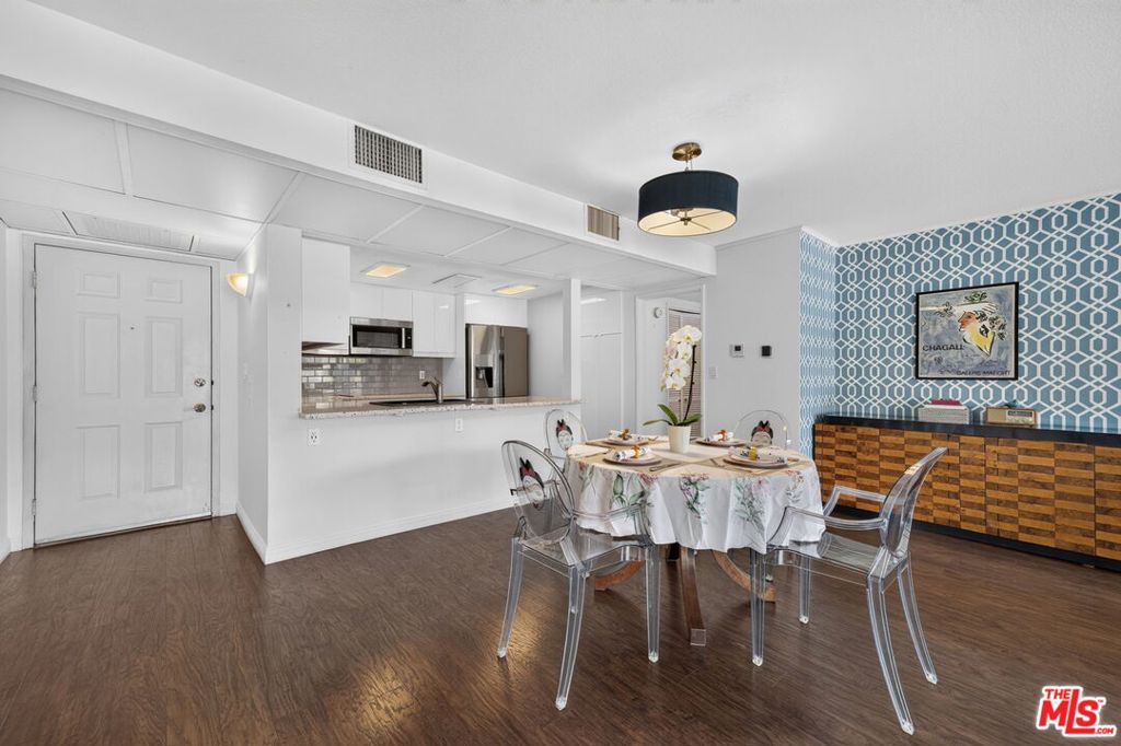 2018 Griffith Park Boulevard 219 Property Photo 8