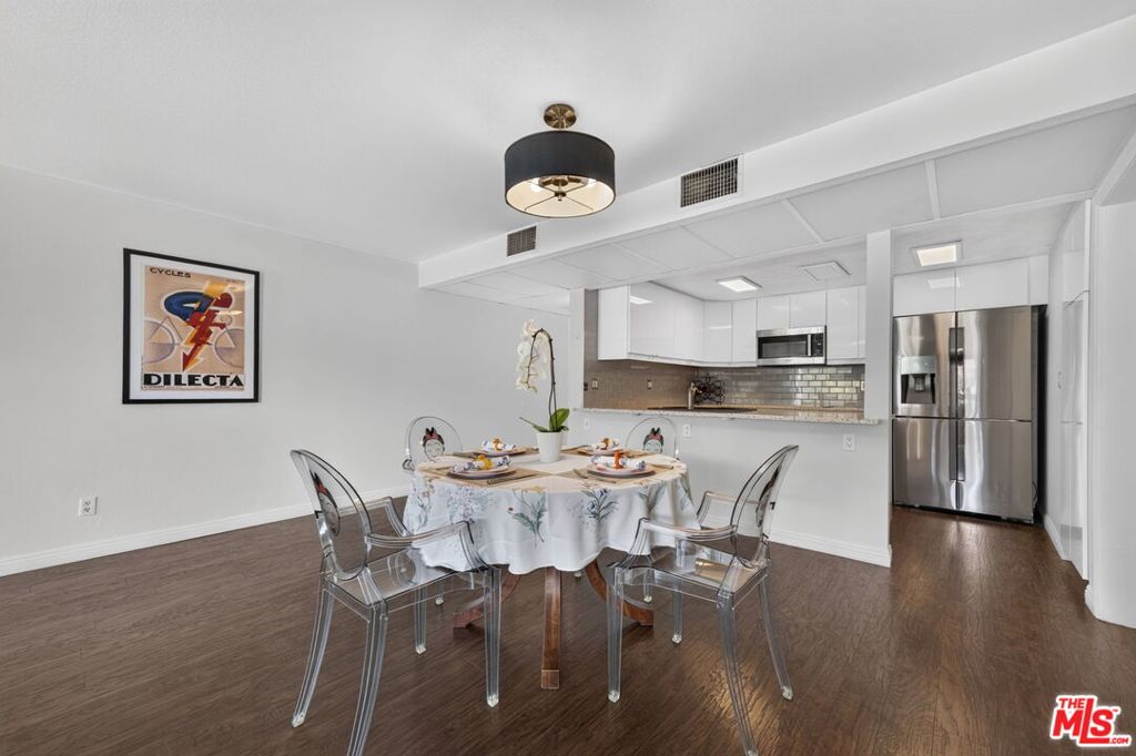 2018 Griffith Park Boulevard 219 Property Photo 9