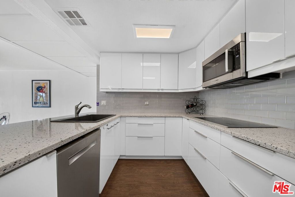 2018 Griffith Park Boulevard 219 Property Photo 12