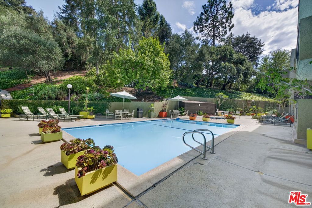 2018 Griffith Park Boulevard 219 Property Photo 31