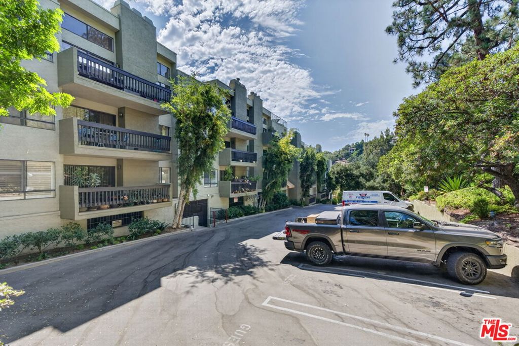 2018 Griffith Park Boulevard 219 Property Photo 33