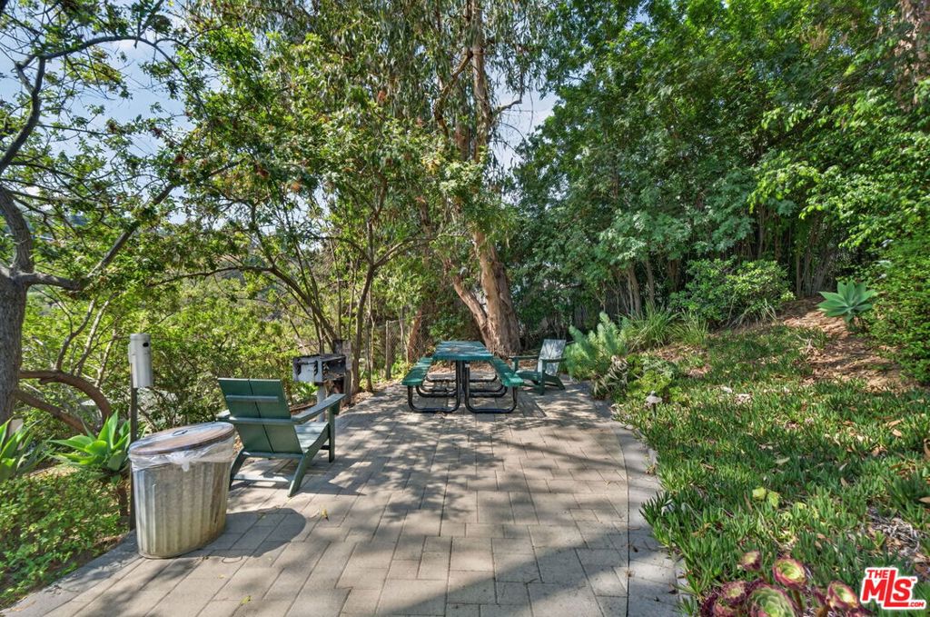 2018 Griffith Park Boulevard 219 Property Photo 34