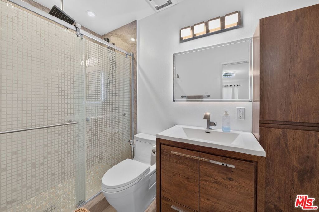 552 E Palm Avenue C Property Photo 15