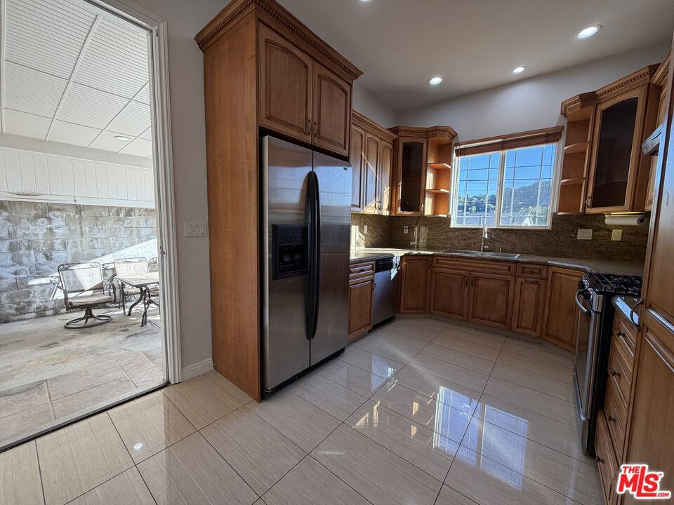 10006 Samoa Avenue Property Photo 1