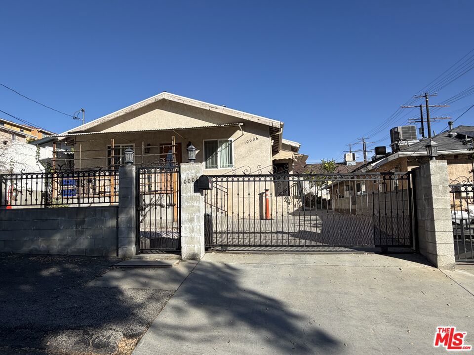 10006 Samoa Avenue Property Photo 3