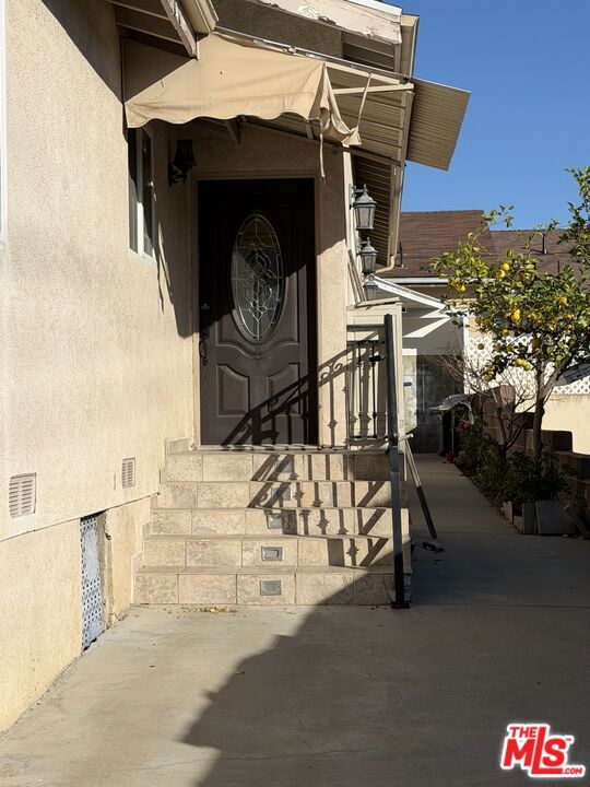 10006 Samoa Avenue Property Photo 5
